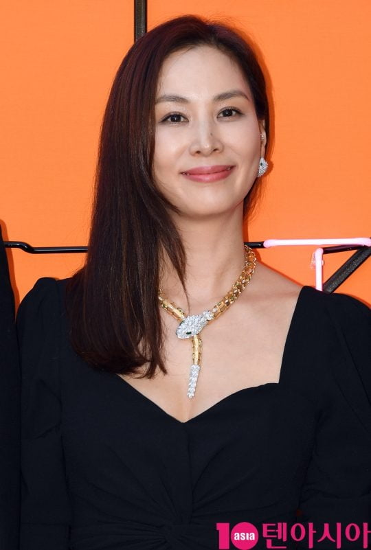 Korean Actress Ko So-young Reveals the Reality of Her Luxurious Villa