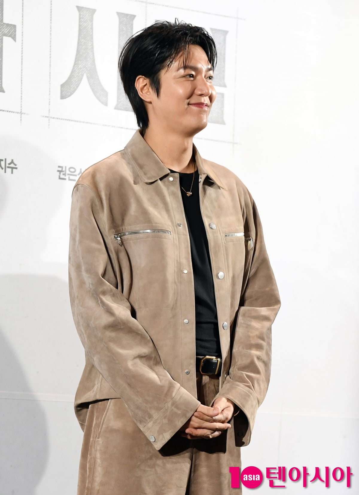 Lee Min-ho Attends VIP Premiere of 'Omniscient Reader's Viewpoint' in Seoul