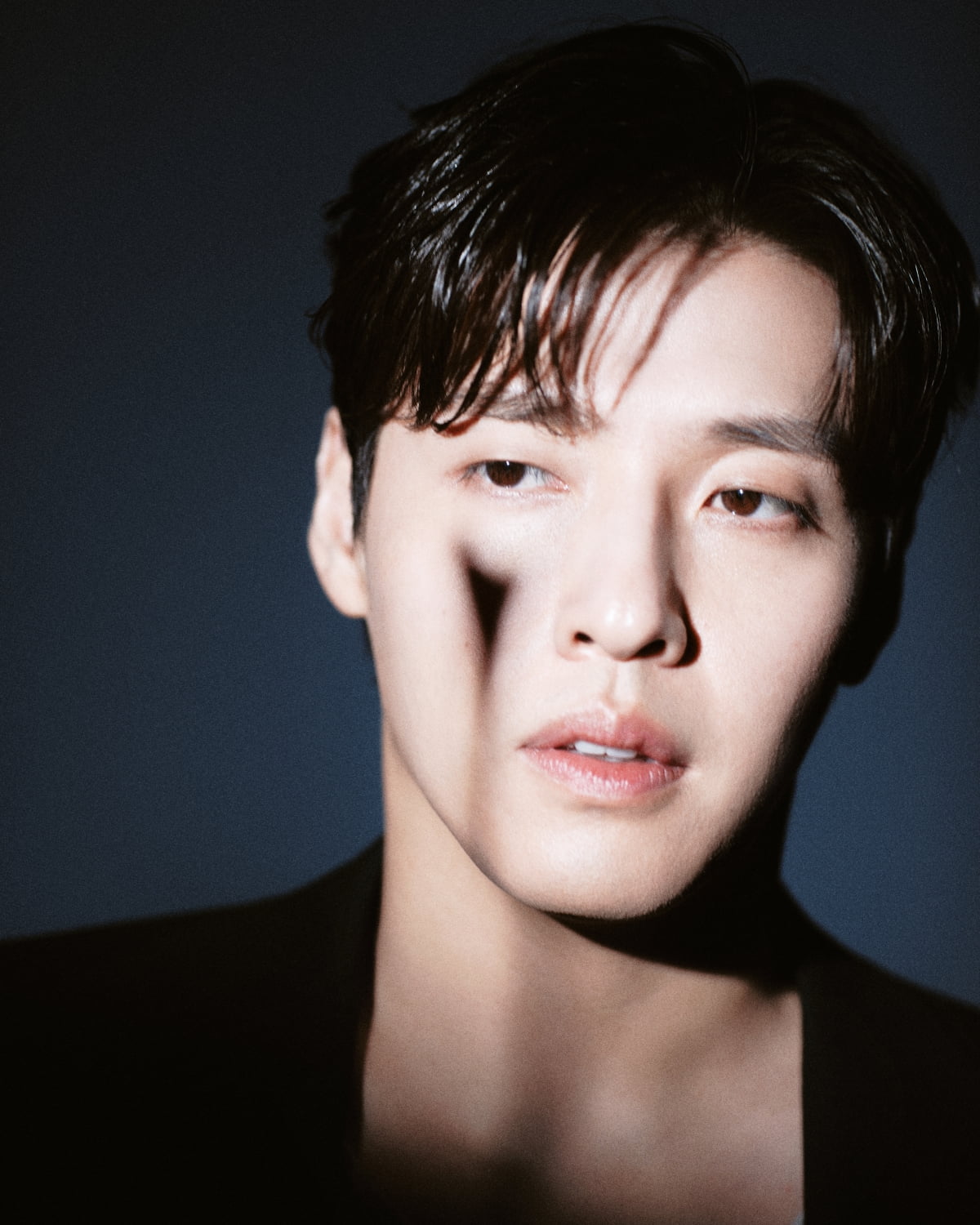 Kang Ha-neul Shines in Fifth Project of the Year with Netflix Thriller '84 Square Meters'