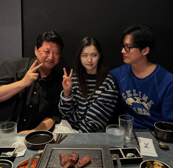 Namkoong Min Reunites with Co-Stars for a Delightful BBQ Gathering