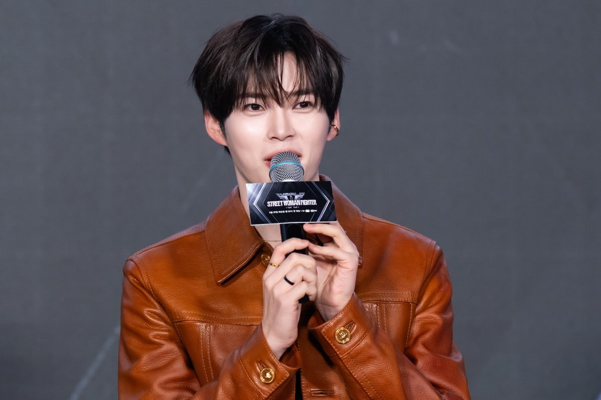 Sung Han-bin Shines as New MC in 'Street Woman Fighter 3' Amid Controversies