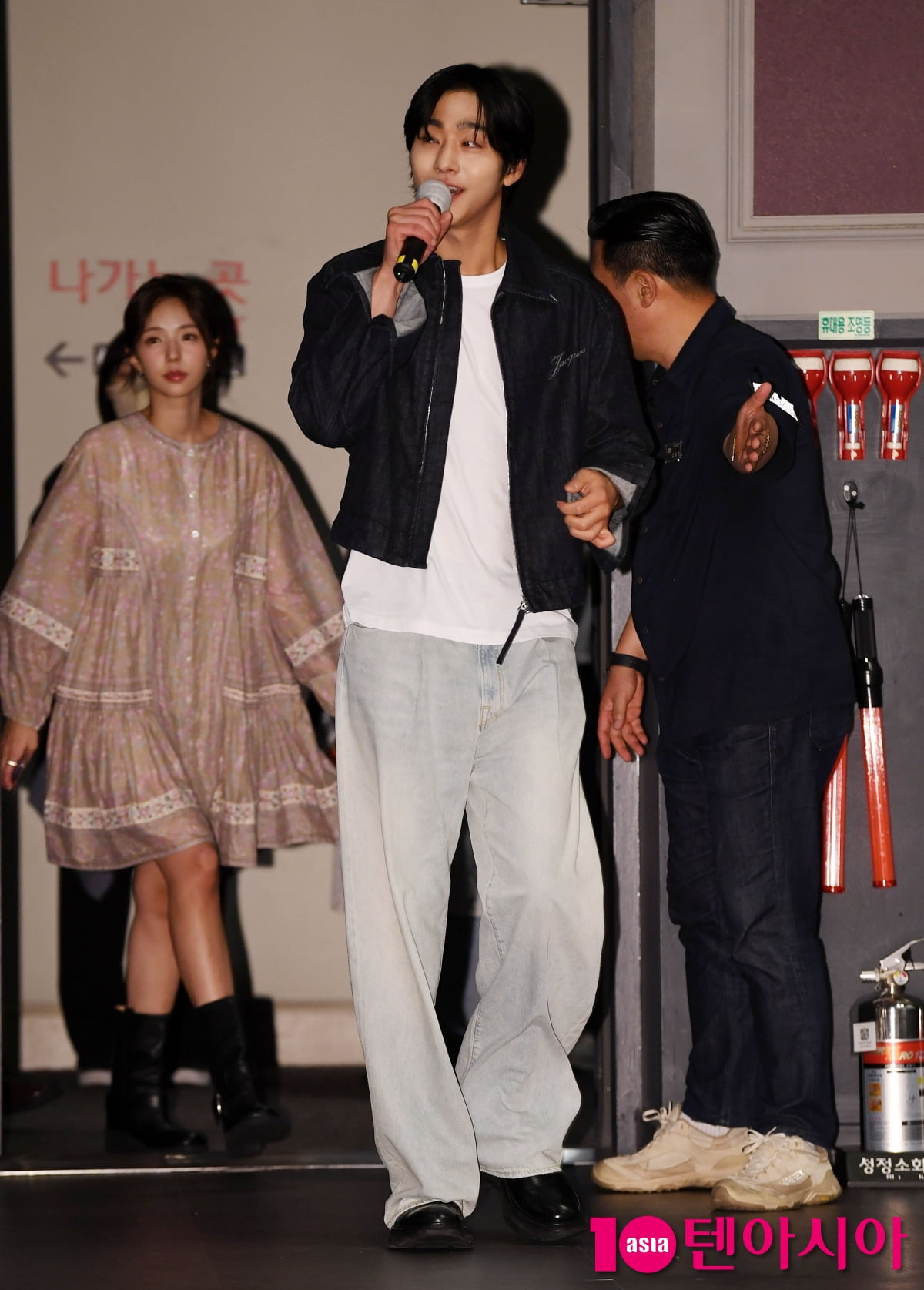 Ahn Hyo-seop Attends Stage Greeting for 'Omniscient Reader's Viewpoint' in Seoul