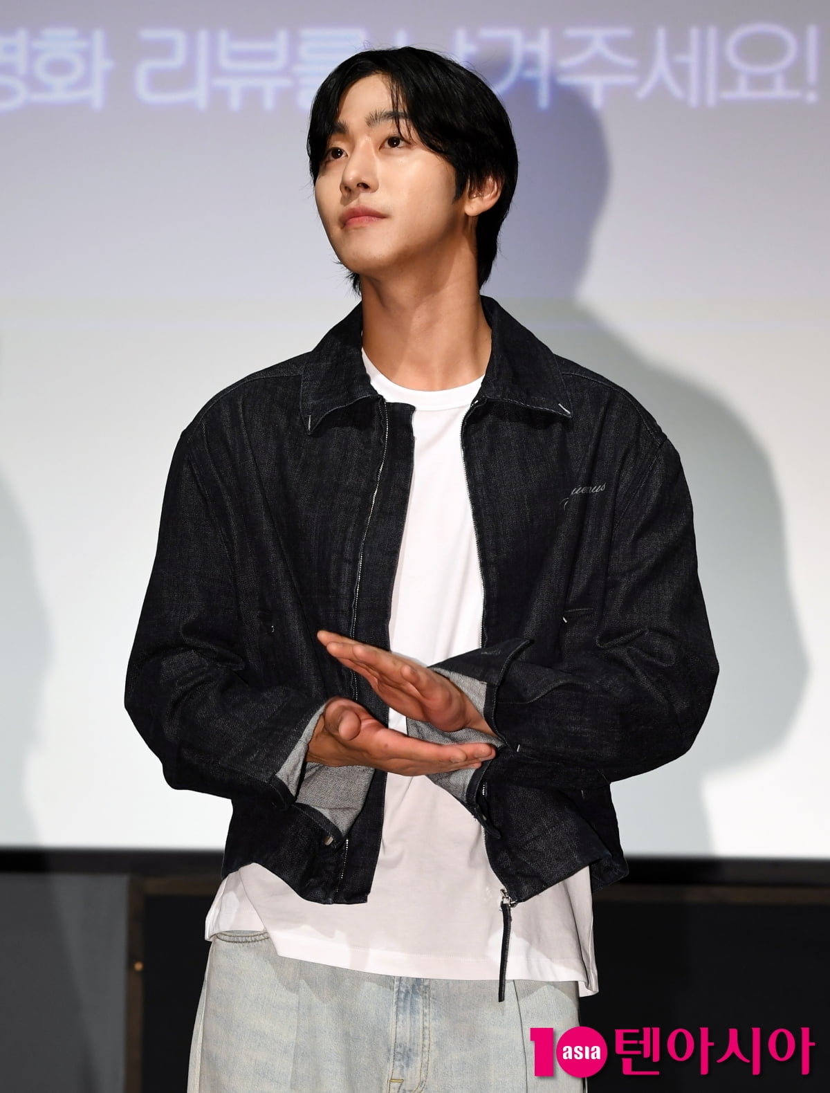 Ahn Hyo-seop Attends Stage Greeting for 'Omniscient Reader's Viewpoint' in Seoul