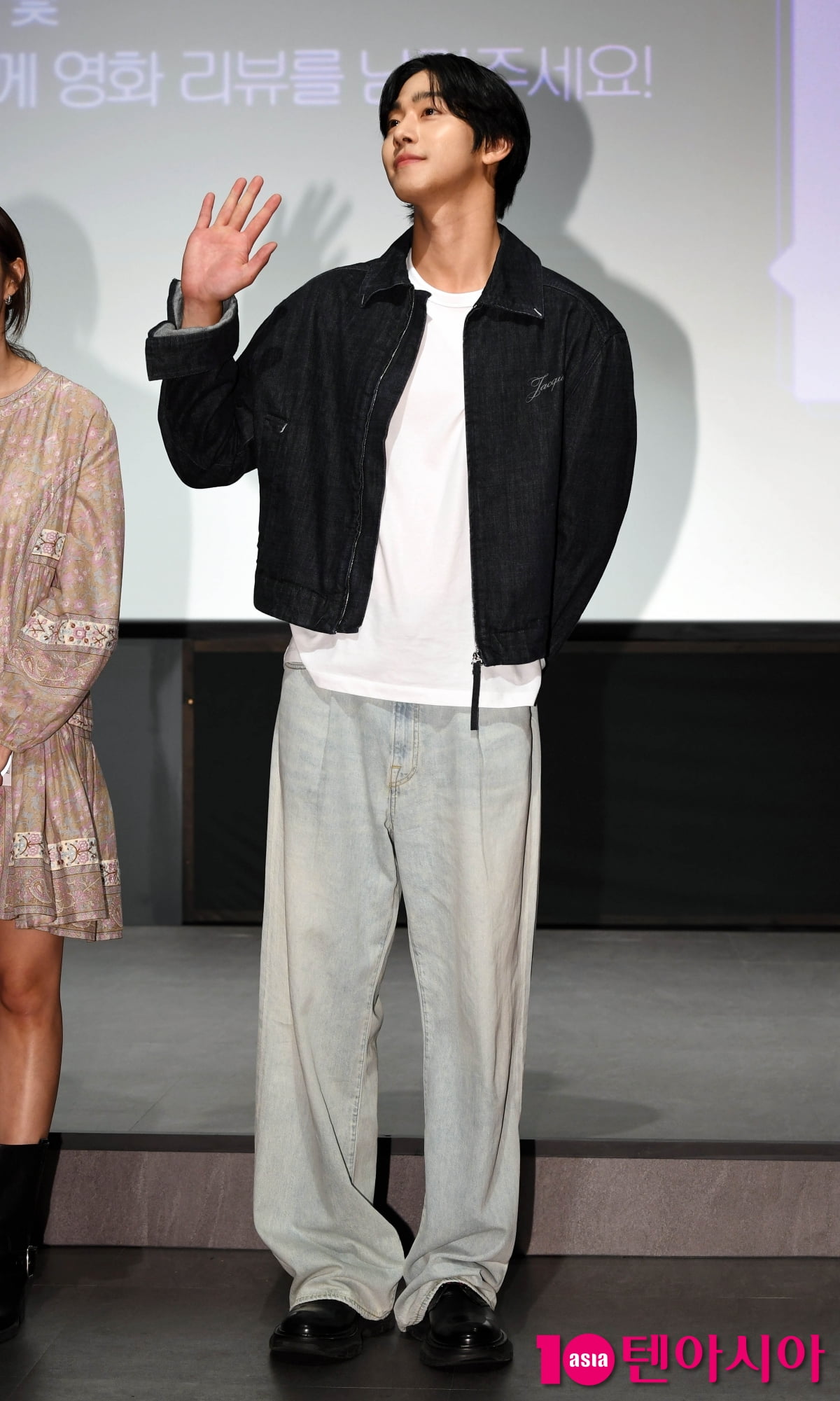 Ahn Hyo-seop Attends Stage Greeting for 'Omniscient Reader's Viewpoint' in Seoul