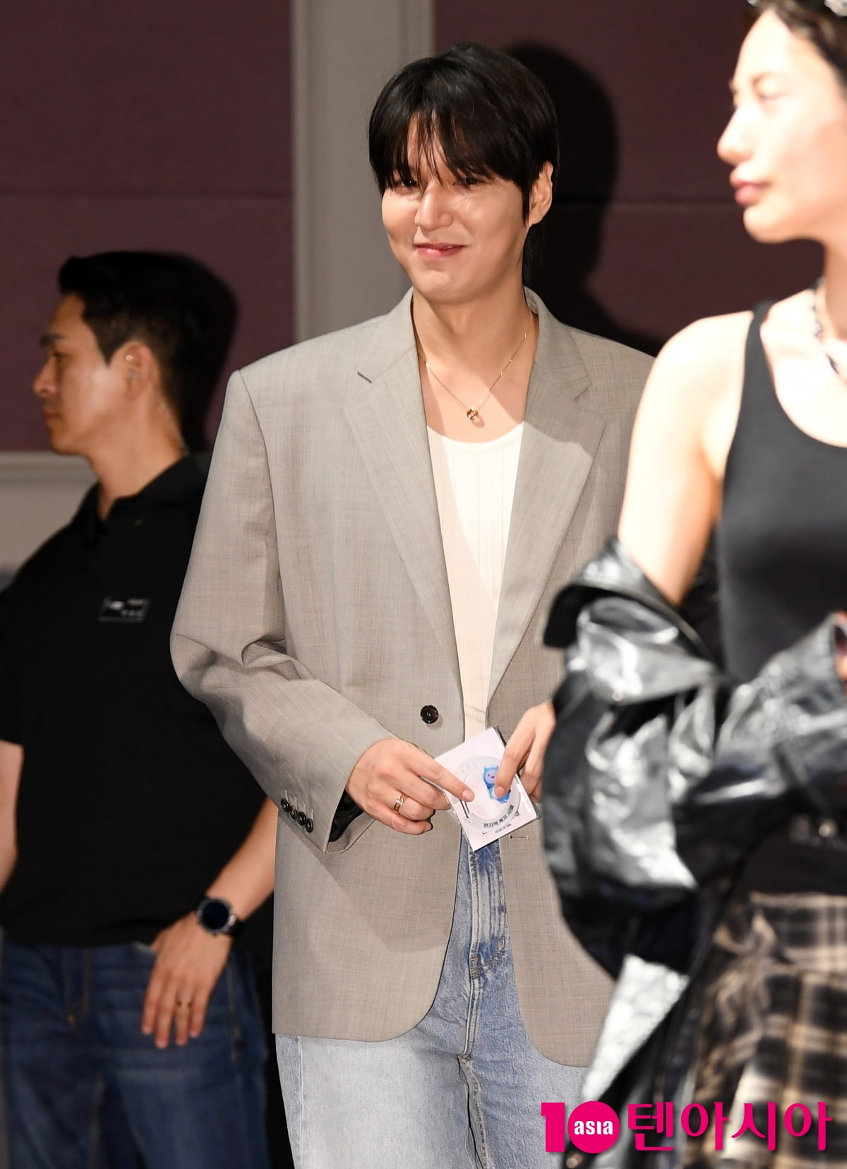 Lee Min-ho Attends Stage Greeting for 'Omniscient Reader's Viewpoint' in Seoul