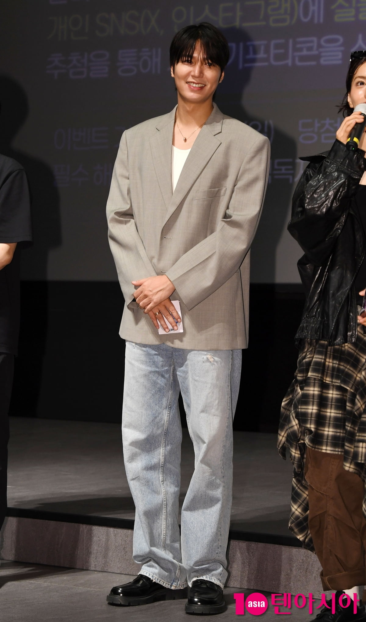 Lee Min-ho Attends Stage Greeting for 'Omniscient Reader's Viewpoint' in Seoul