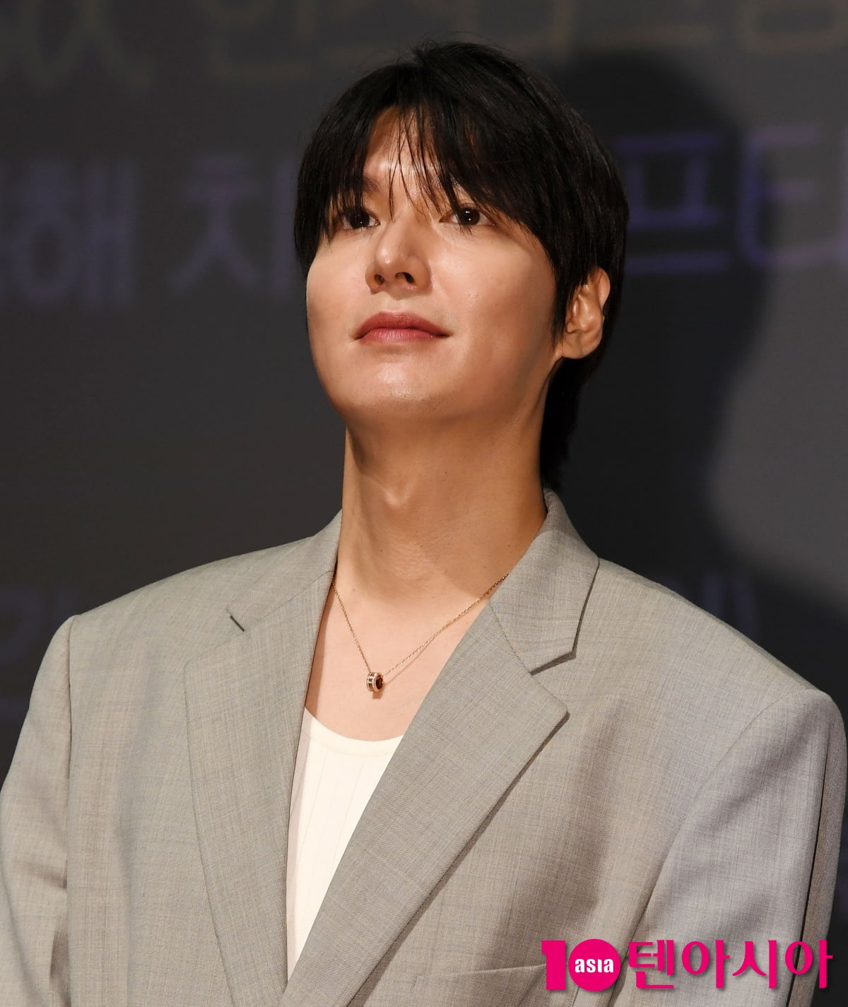 Lee Min-ho Attends Stage Greeting for 'Omniscient Reader's Viewpoint' in Seoul