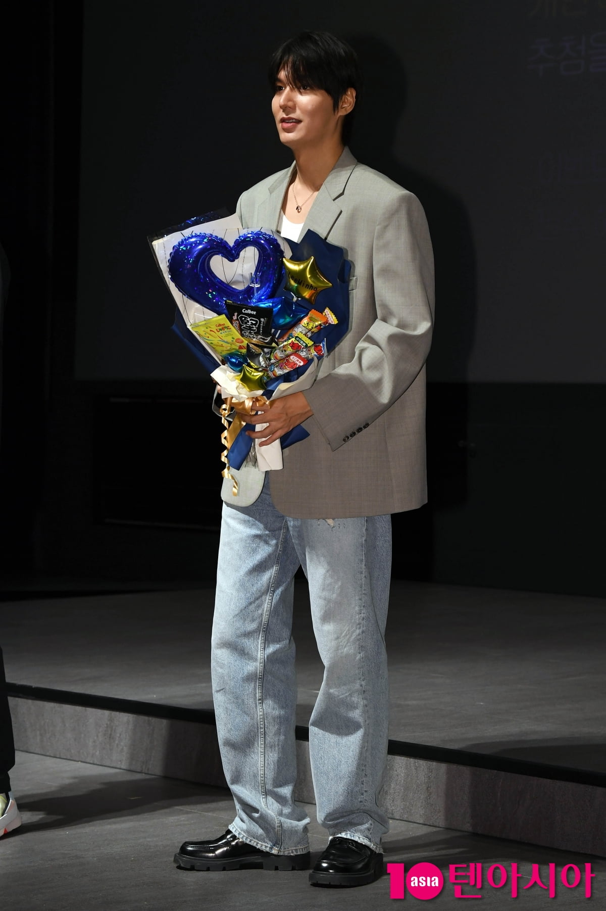 Lee Min-ho Attends Stage Greeting for 'Omniscient Reader's Viewpoint' in Seoul