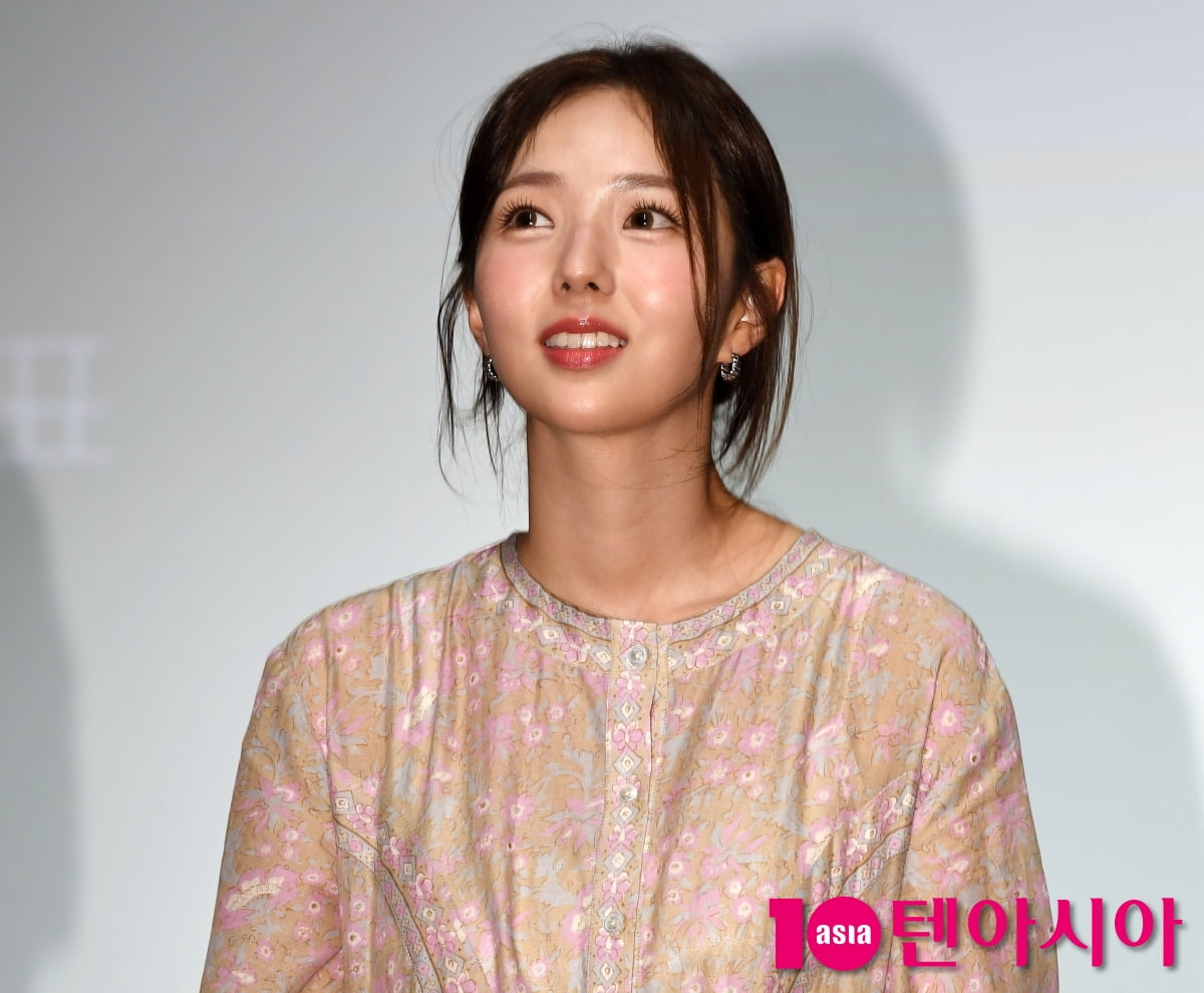 Chae Soo-bin Attends Stage Greeting for 'Omniscient Reader's Viewpoint' in Seoul