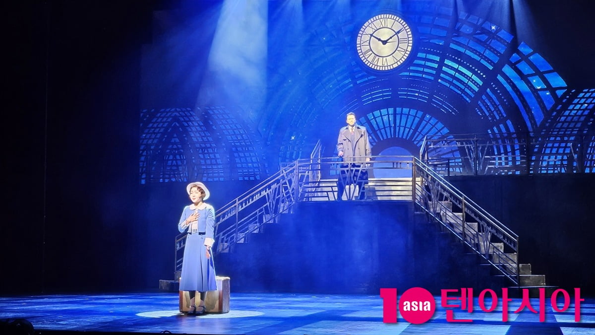 Choi Yoo-jung Takes Center Stage in Her First Musical Lead Role in '42nd Street'