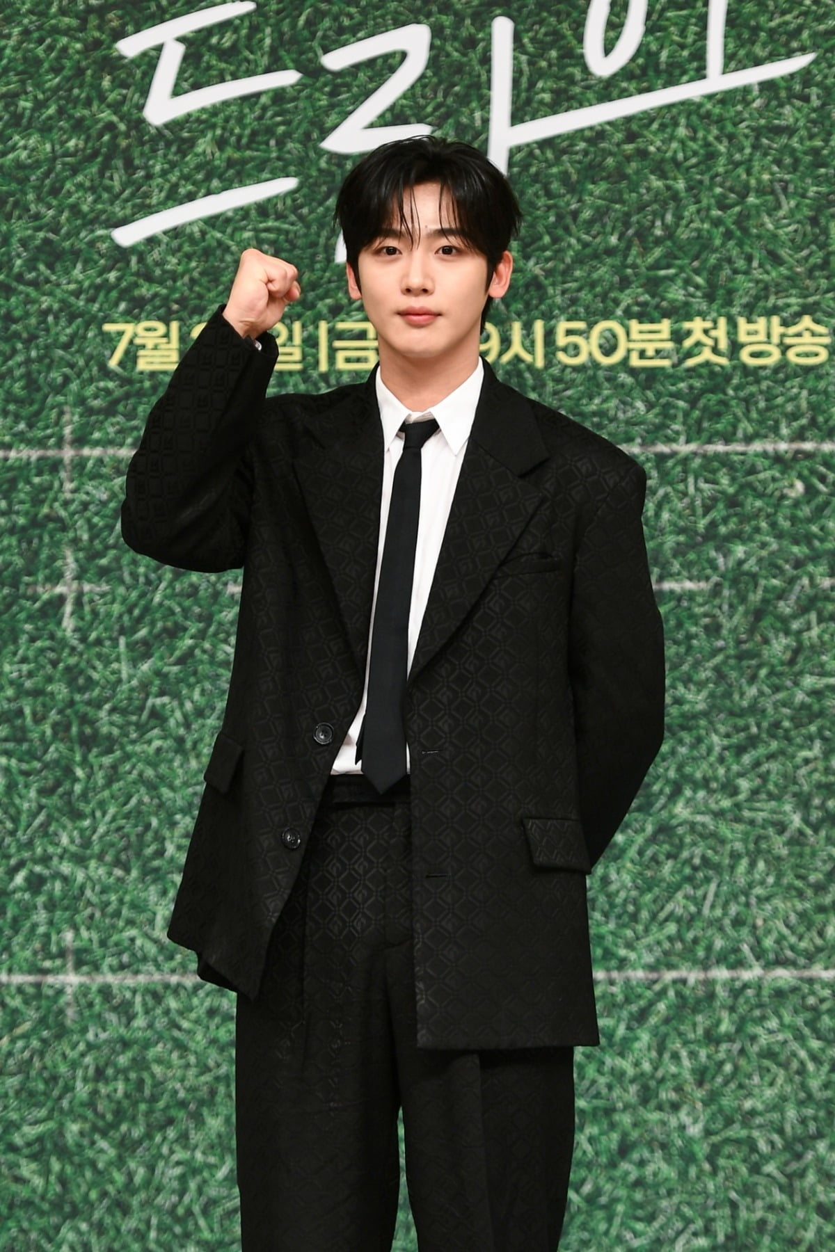 Former Taekwondo Athlete Kim Yo-han Transforms into Rugby Player in New Drama 'Try'