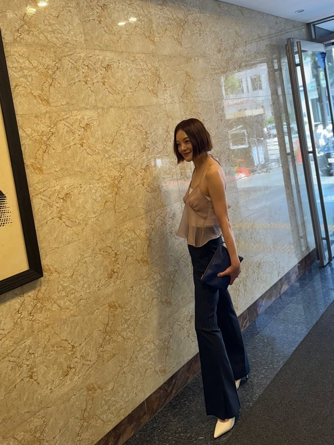 Actress Hwang Bo-ra Stuns with Goddess-like Visuals on Instagram