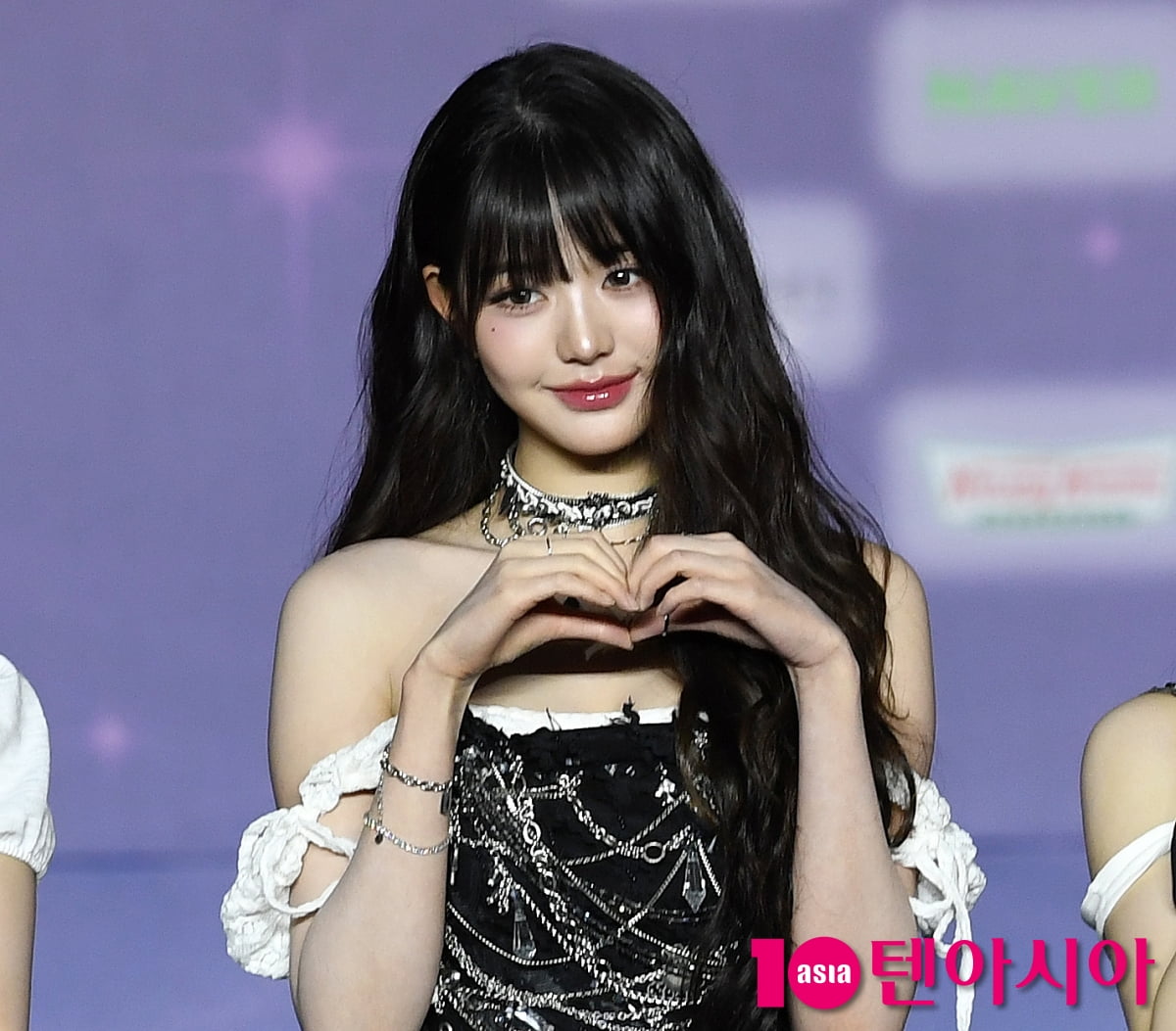 IVE's Jang Wonyoung Shines on the Blue Carpet at 2025 SBS Gayo Daejeon Summer