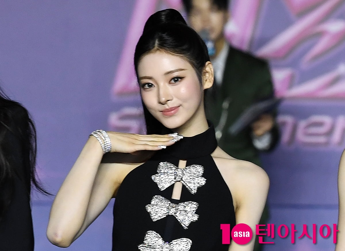 ミヤオ・アンナ、2025 SBS 歌謡大典サマーのブルーカーペットに登場