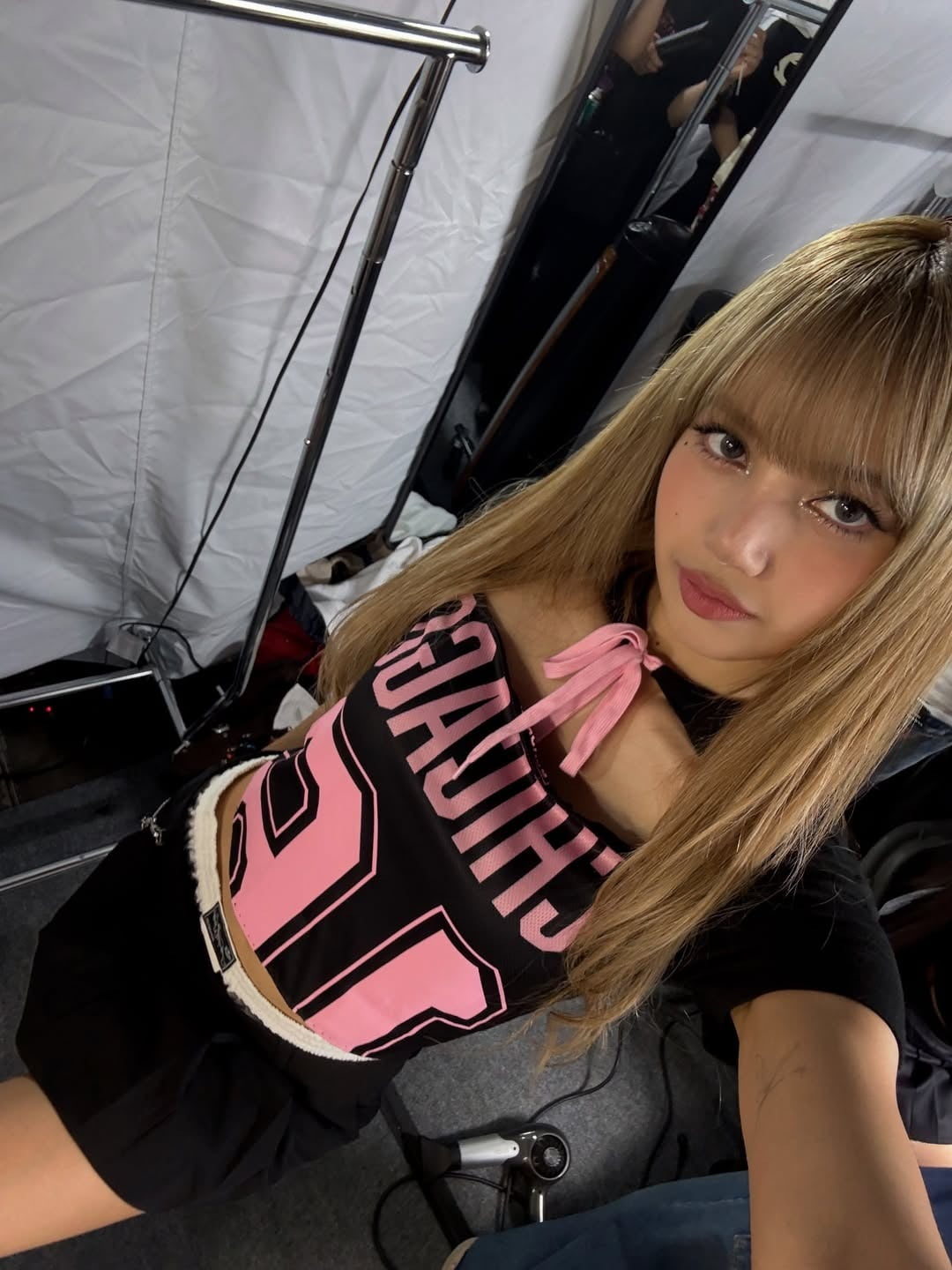 BLACKPINK's Lisa Captivates Global Fans with Stunning Instagram Update