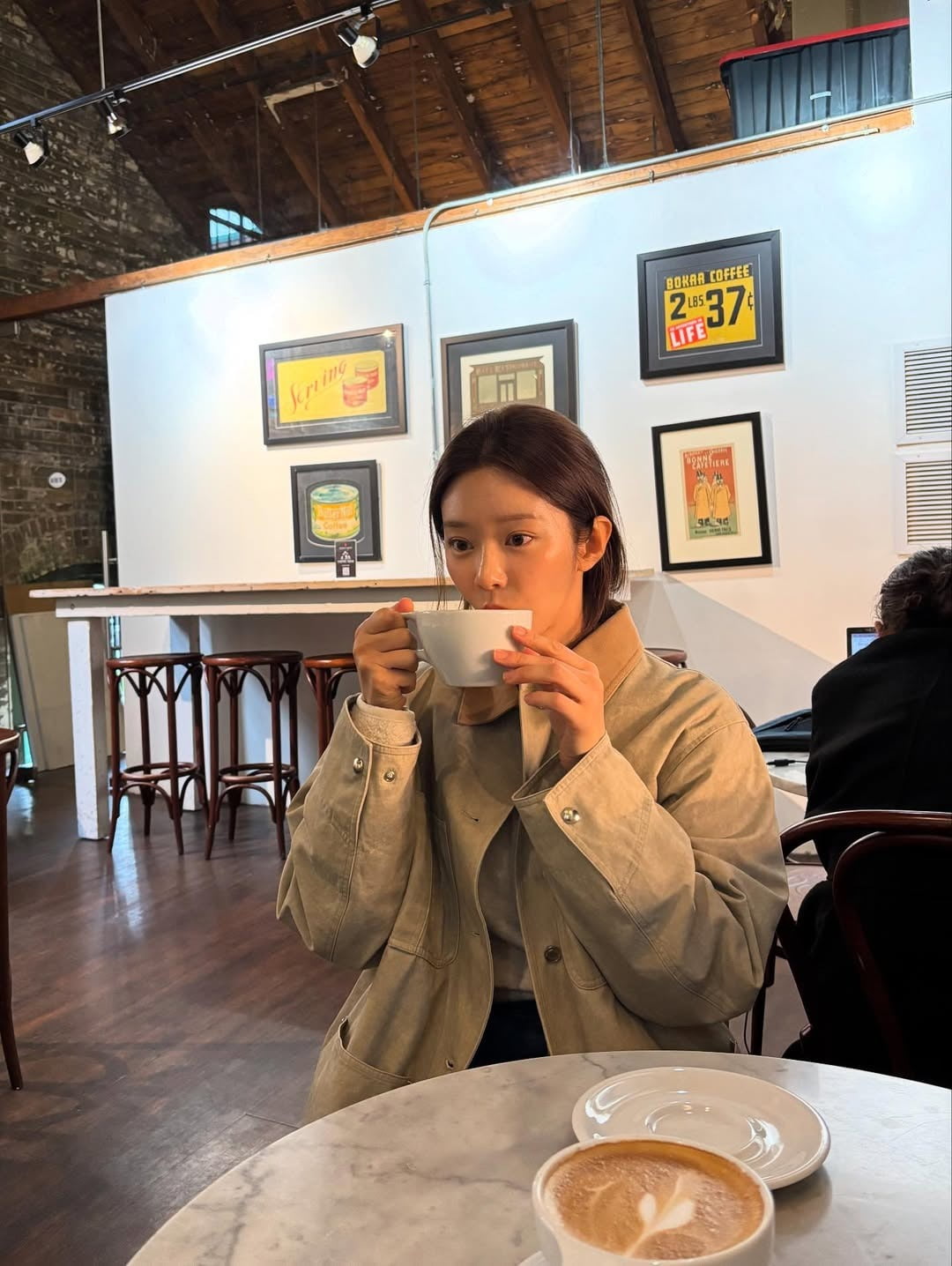 Actress Lee Joo-bin Captivates with Effortless Style in Latest Instagram Photos