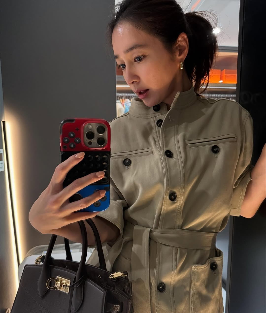 Lee Min-jung Stuns with Her Beauty Despite the Scorching Heat