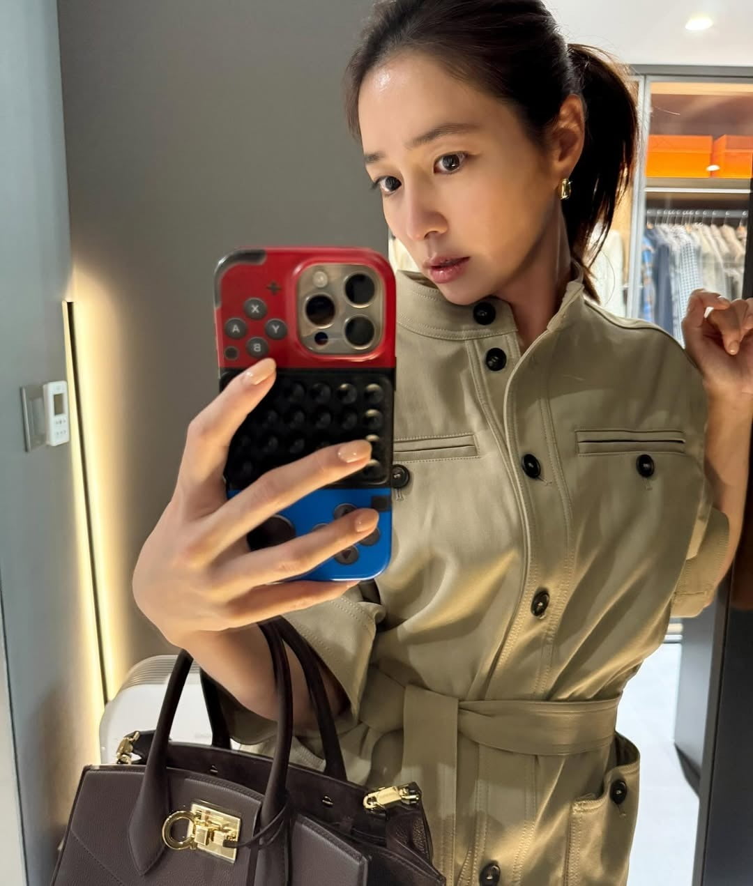 Lee Min-jung Stuns with Her Beauty Despite the Scorching Heat
