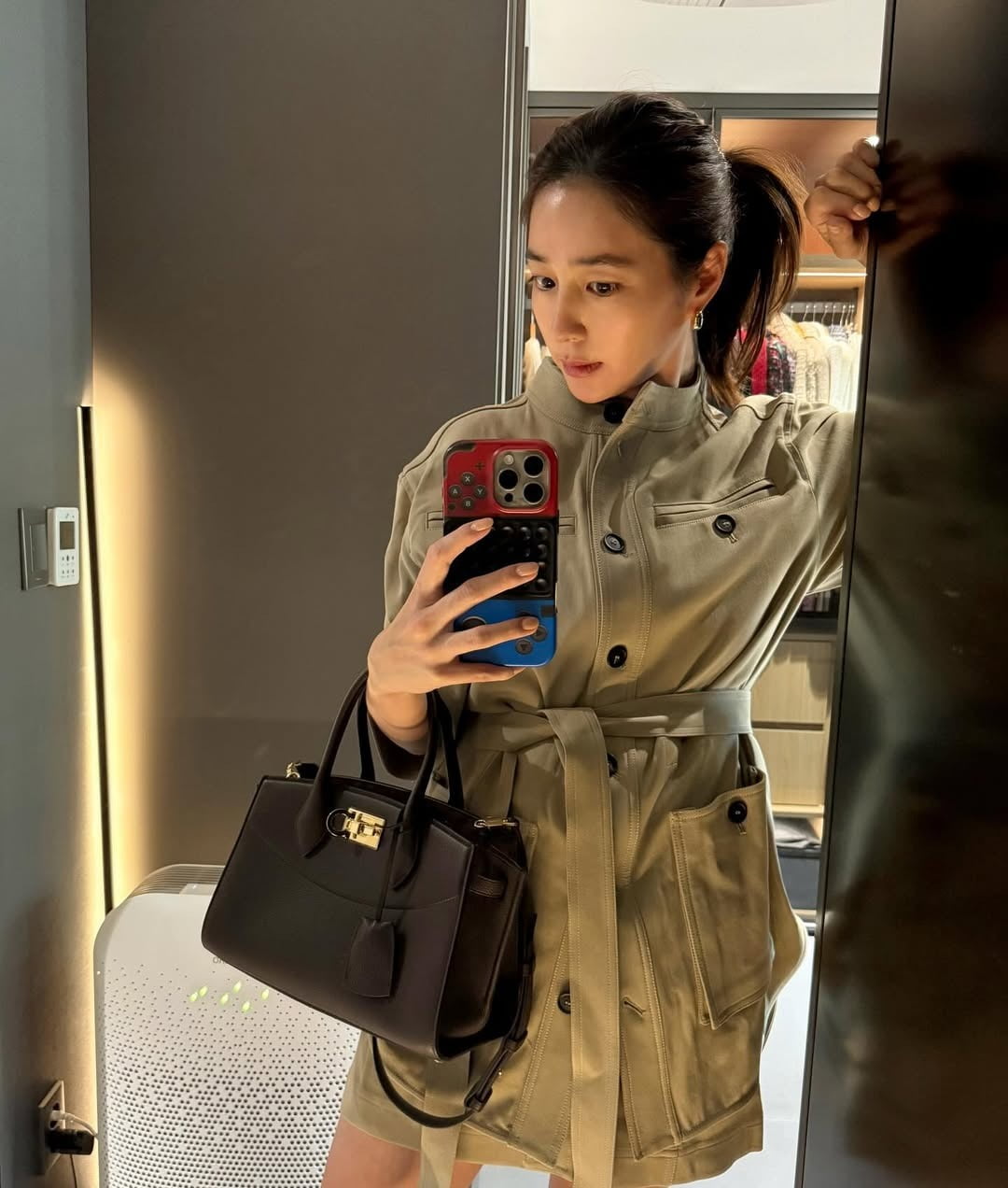 Lee Min-jung Stuns with Her Beauty Despite the Scorching Heat