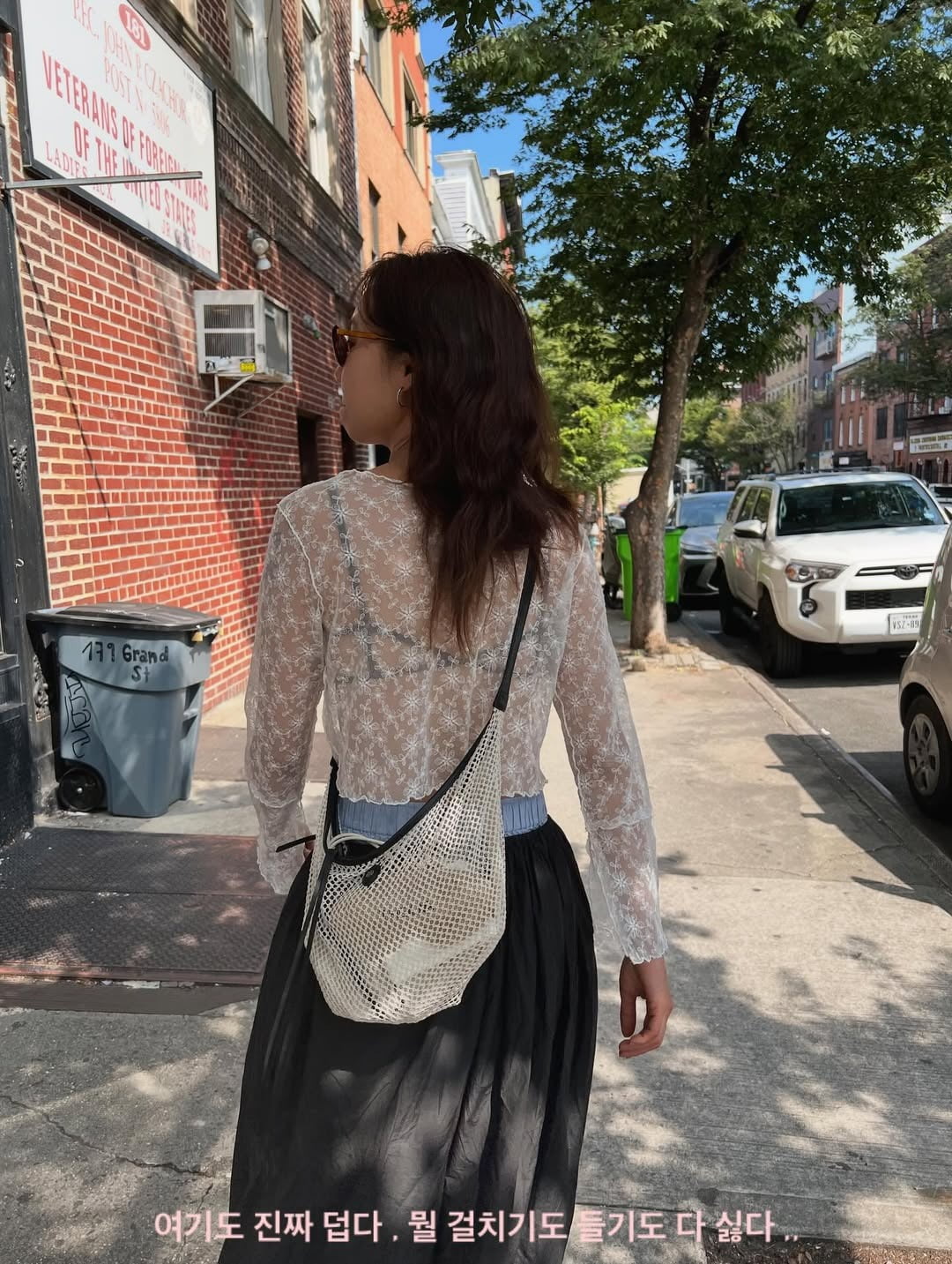 Kong Hyo-jin Shines Brightly Under the Sun in Stylish Instagram Photos