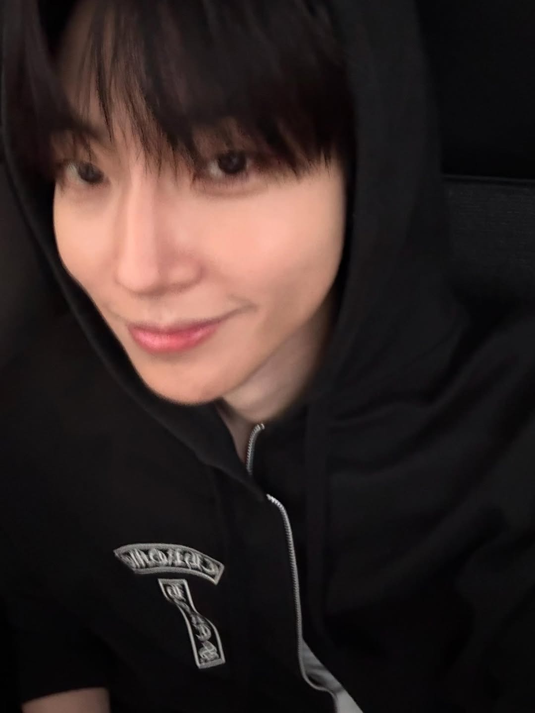 Hwang In-yeop Charms Fans with Youthful Visuals on Instagram