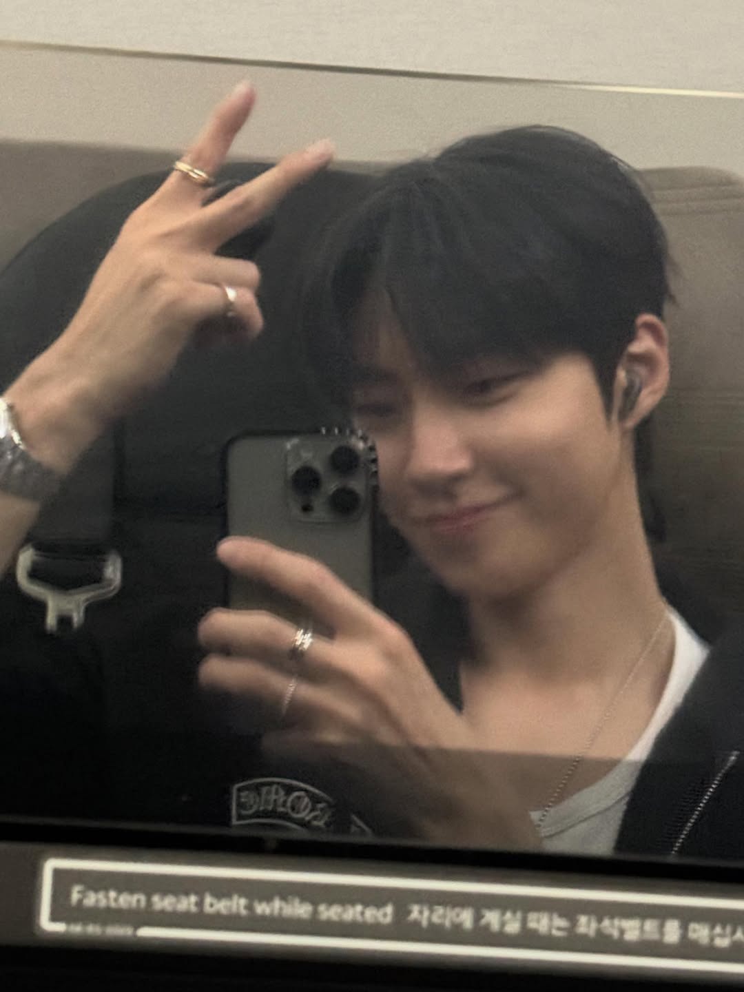 Hwang In-yeop Charms Fans with Youthful Visuals on Instagram