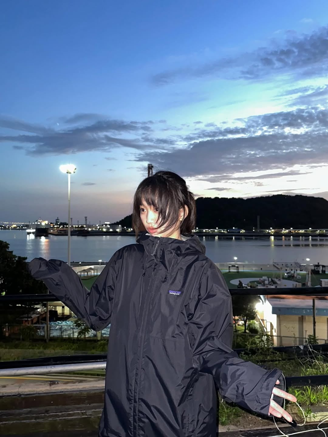 Actress Jin Ki-joo Captivates Fans with Enchanting Nighttime Selfies