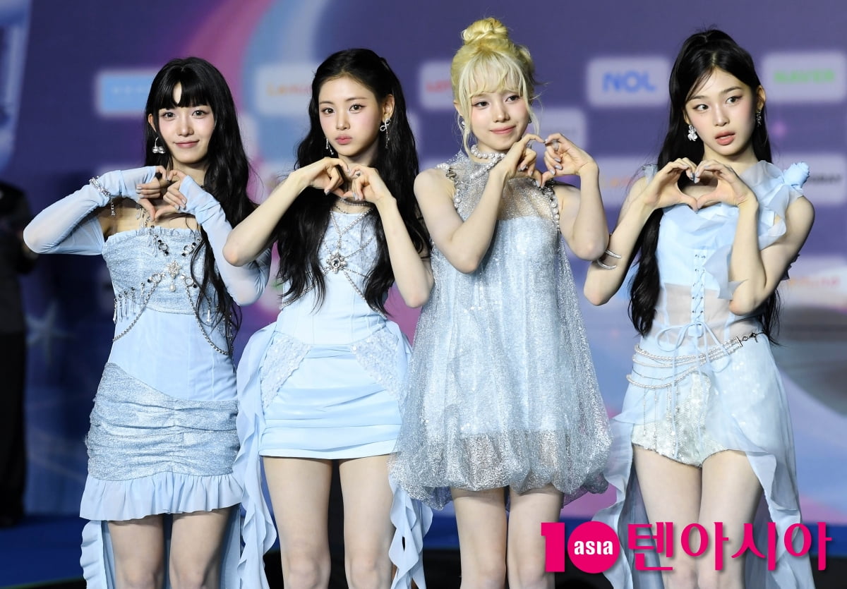 Baby Don't Cry Shines on the Blue Carpet at '2025 SBS Gayo Daejeon Summer'