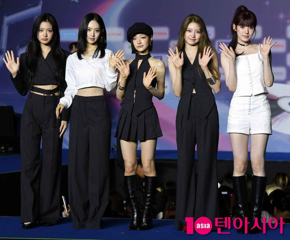 KiiiKiii Shines on the Blue Carpet at '2025 SBS Gayo Daejeon Summer'