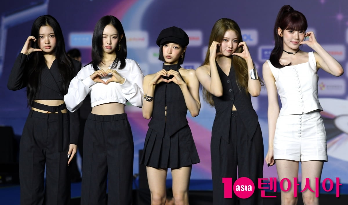 KiiiKiii Shines on the Blue Carpet at '2025 SBS Gayo Daejeon Summer'