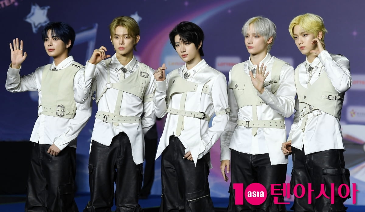 TOMORROW X TOGETHER Shines on the Blue Carpet at '2025 SBS Gayo Daejeon Summer'