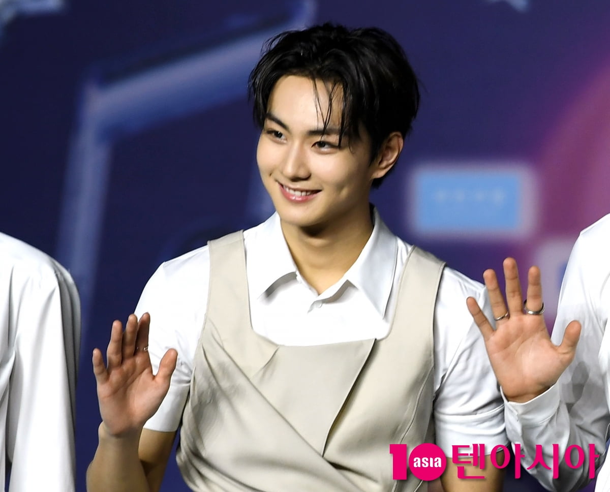 ENHYPEN's Jungwon Shines at the '2025 SBS Gayo Daejeon Summer' Blue Carpet Event