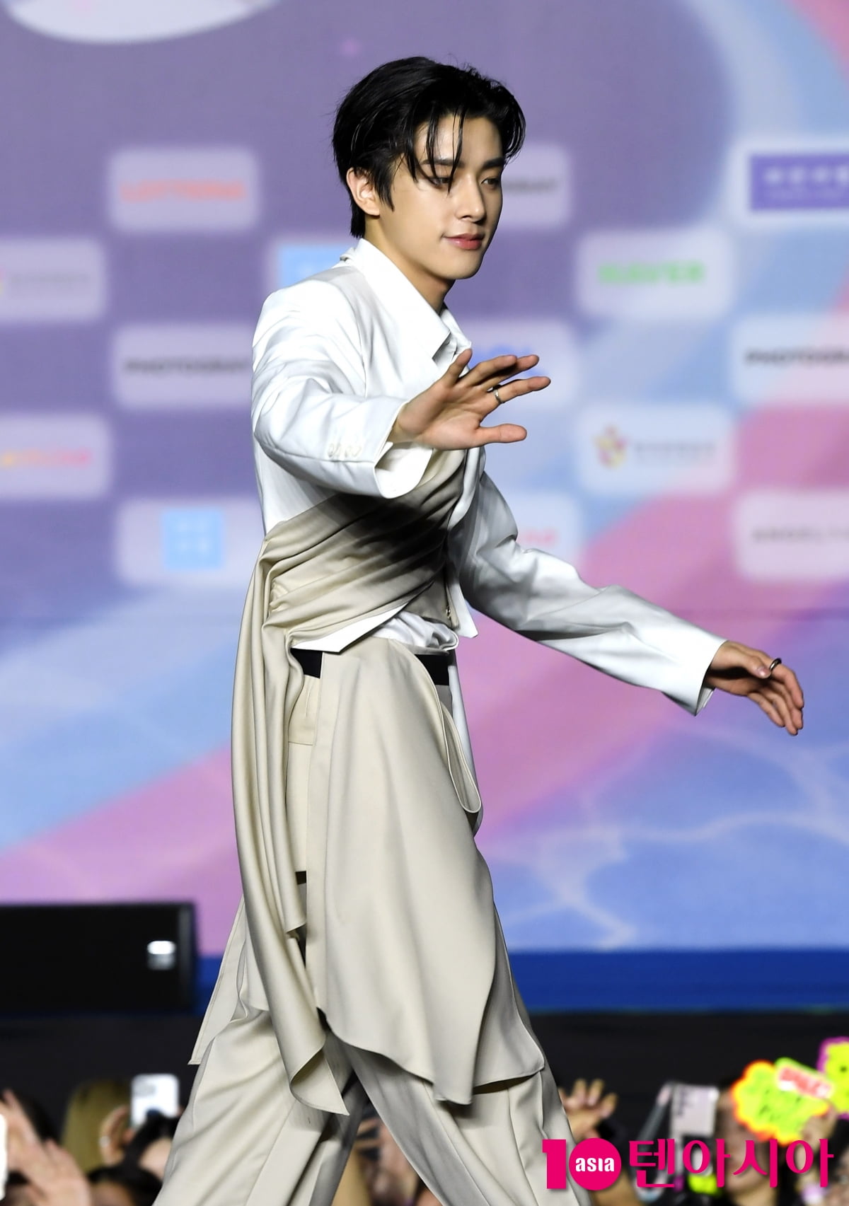 ENHYPEN's Jake Shines on the Blue Carpet at 2025 SBS Gayo Daejeon Summer