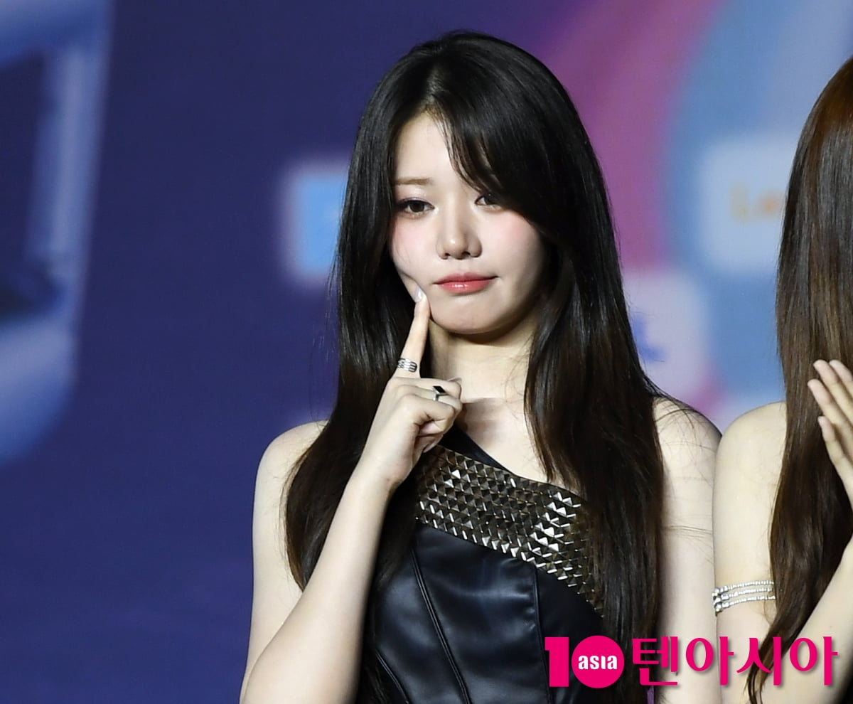 BabyMonster's Rora Shines on the Blue Carpet at 2025 SBS Gayo Daejeon Summer