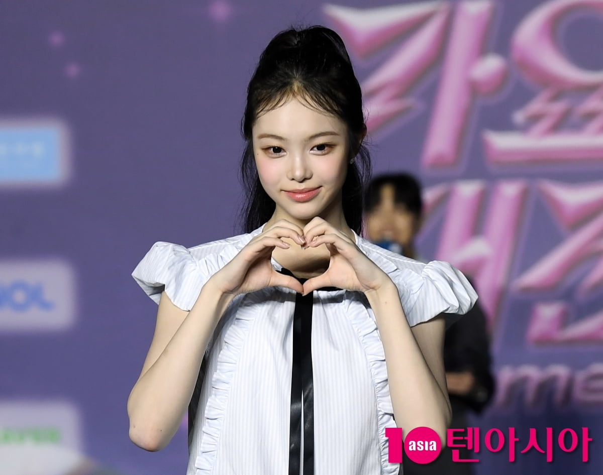 Ian of Hearts2Hearts Shines on the Blue Carpet at '2025 SBS Gayo Daejeon Summer'