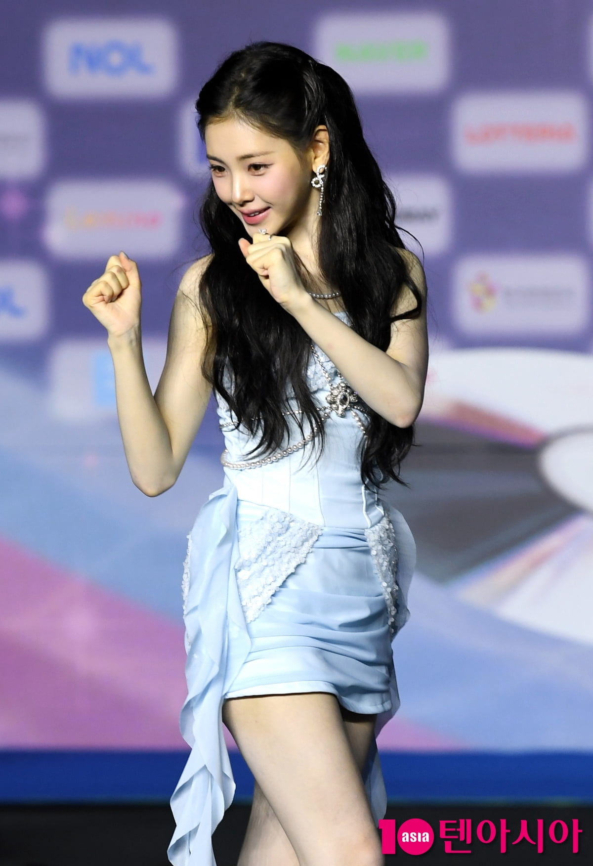 Lee Hyun of Baby Don't Cry Shines at 2025 SBS Gayo Daejeon Summer Blue Carpet
