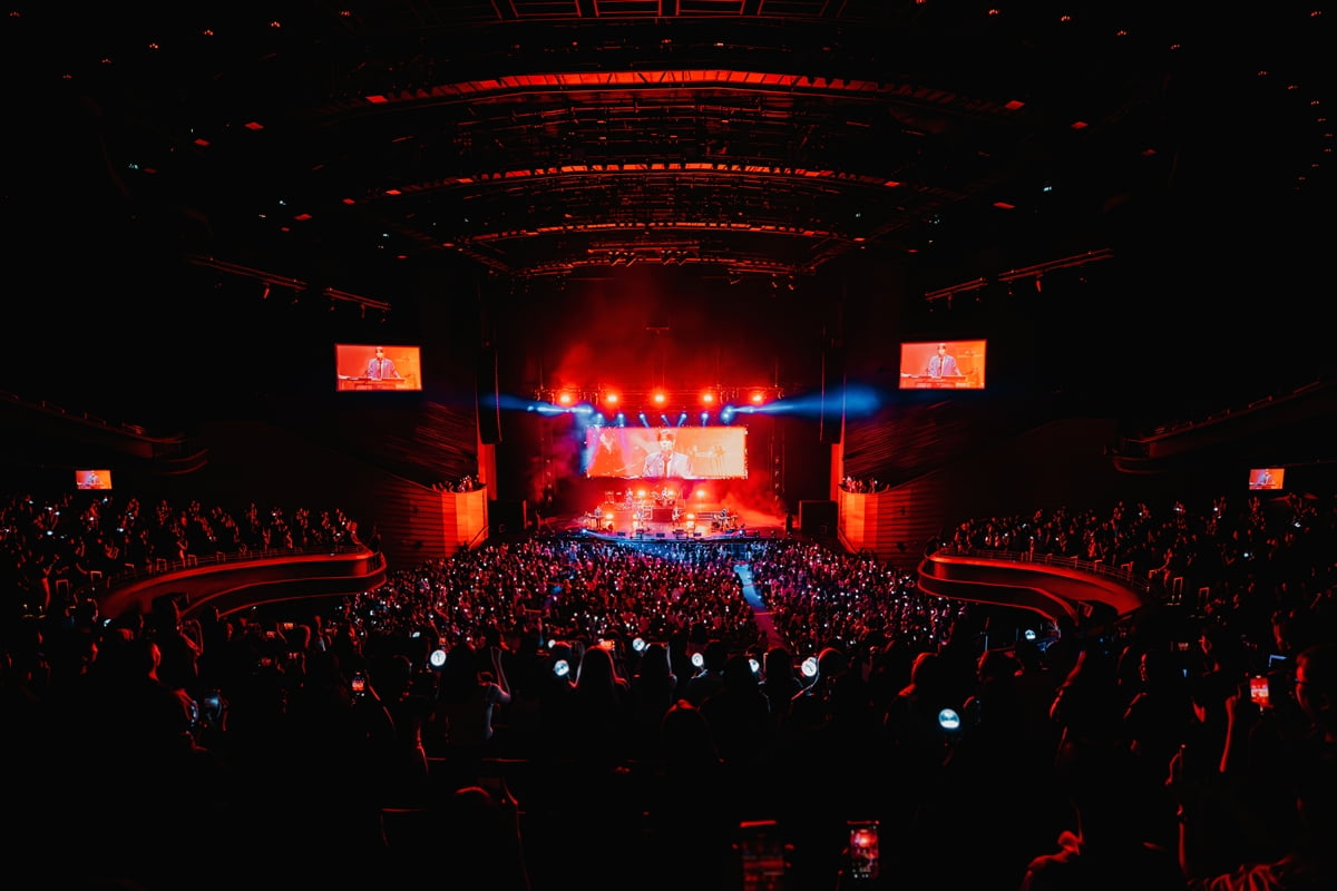 Xdinary Heroes Captivate Fans with Electrifying Singapore Concert