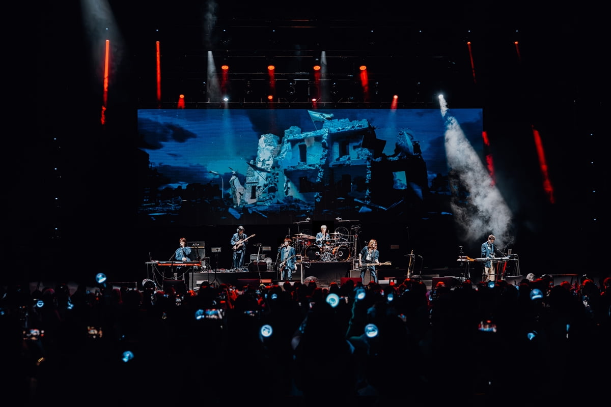 Xdinary Heroes Captivate Fans with Electrifying Singapore Concert