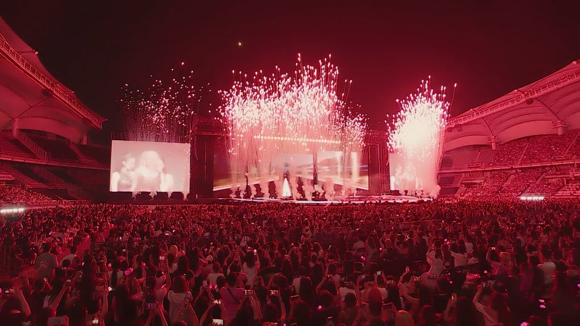 BLACKPINK's Electrifying Performance of 'JUMP' Captivates Global Audiences