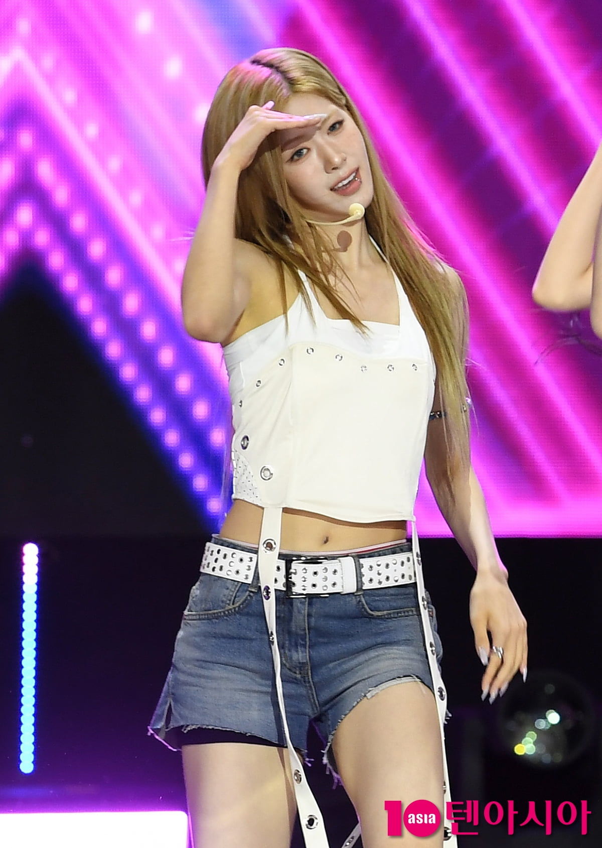 K-Pop Group ifeye Lahee Dazzles at SBS 'The Show' Live Broadcast