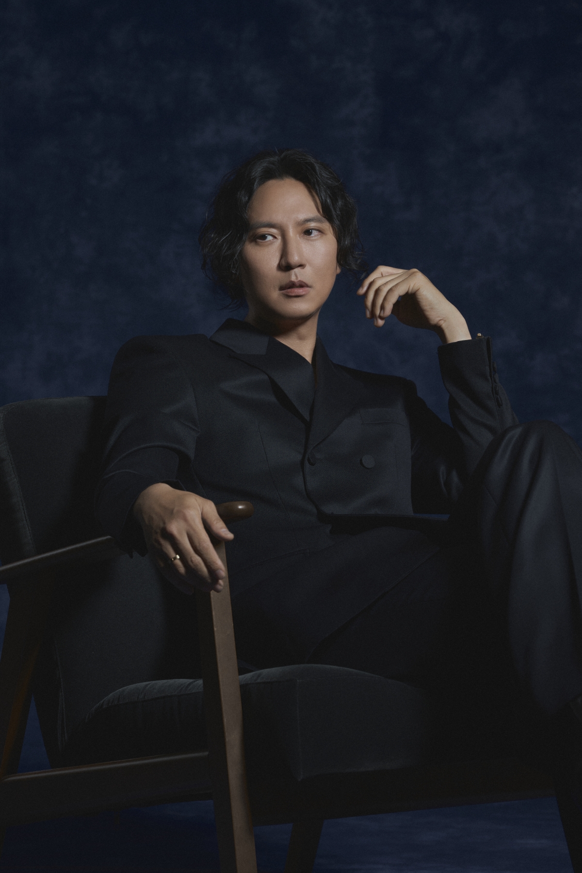 Kim Nam-gil Praises Chemistry with Co-star Kim Young-kwang in Netflix Thriller 'Trigger'
