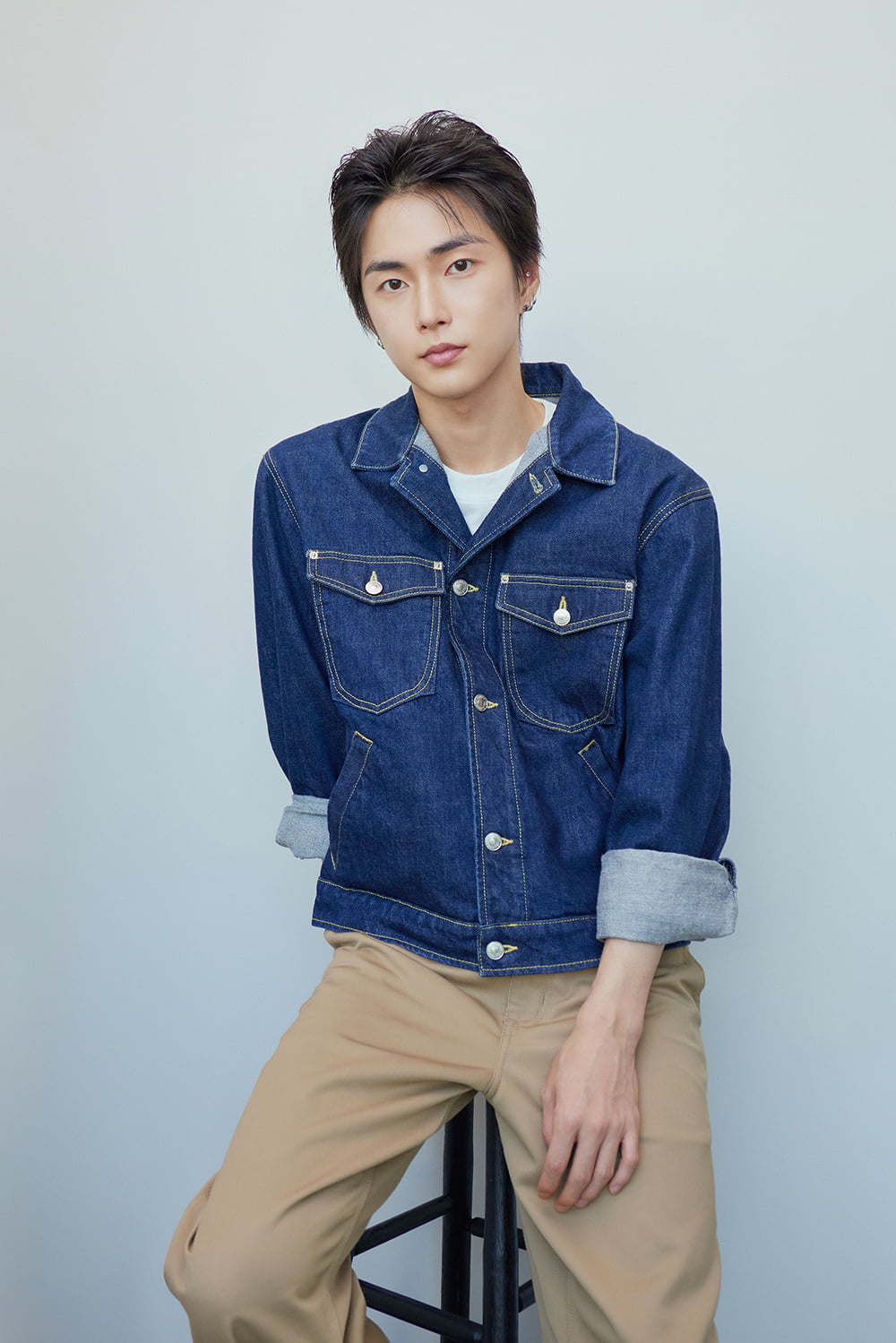 XngHan Embarks on Solo Journey with Debut Single 'Waste No Time'