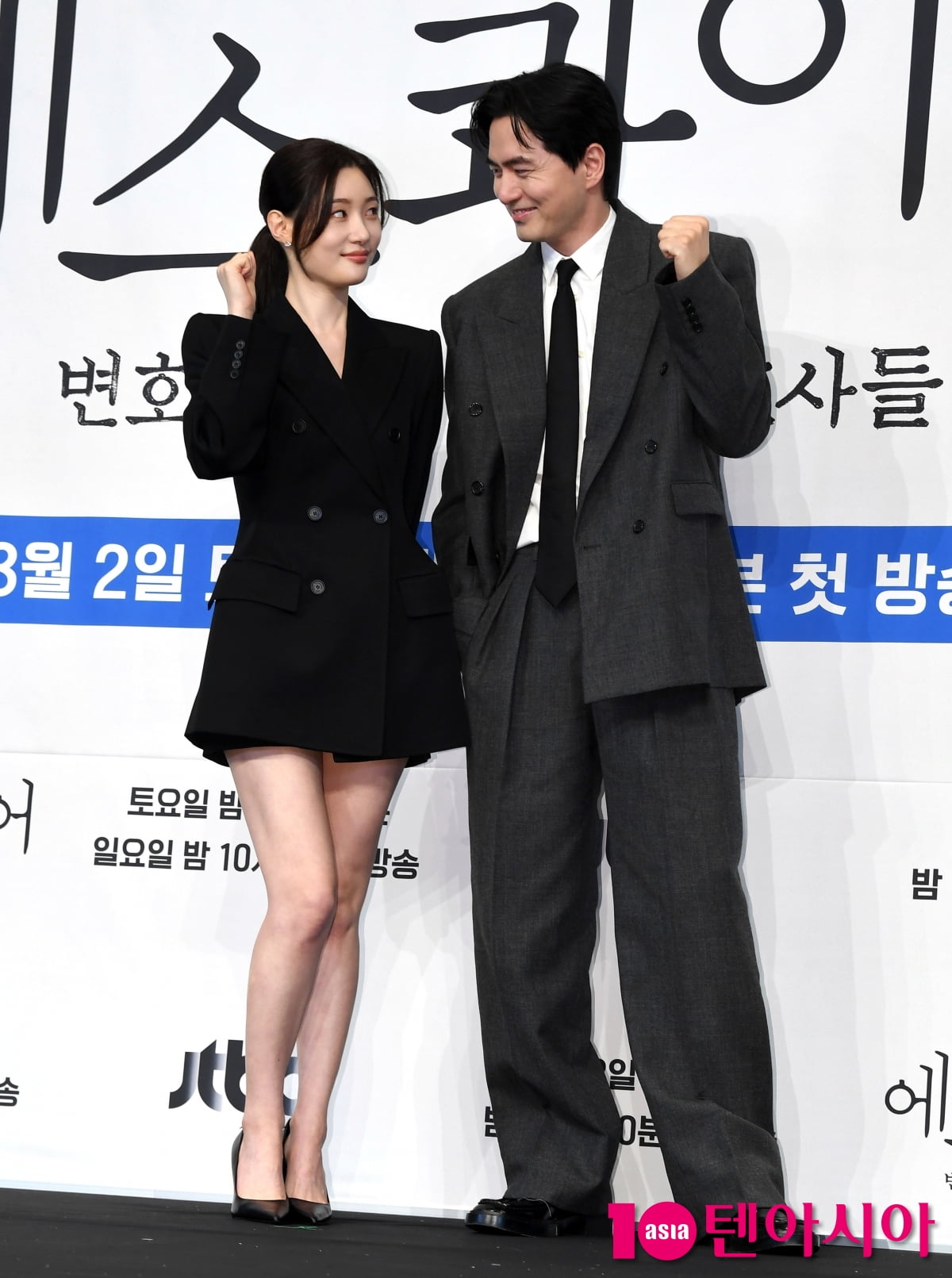 イ・ジヌクとチョン・チェヨン、JTBC新ドラマ『エスクワイア』制作発表会に登場