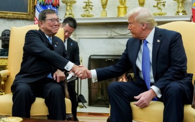 트럼프, 일본에도 상호관세 서한…당초보다 1%p 올린 25% 적용