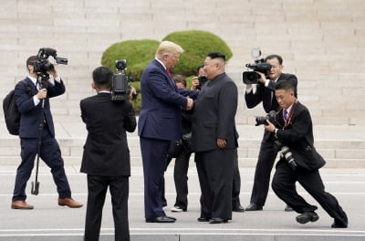 美 한반도 전문가 "트럼프, 10월 방한하면 김정은과 판문점 회동 가능성"