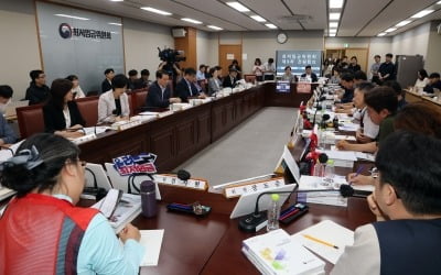 노동계 1만1020원·경영계 1만150원…최저임금 6차 수정안 [종합]