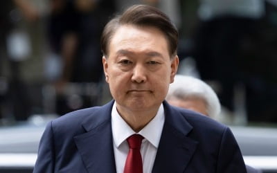 [속보] 尹 구속영장심사 휴정…저녁식사 후 오후 8시 재개할 듯