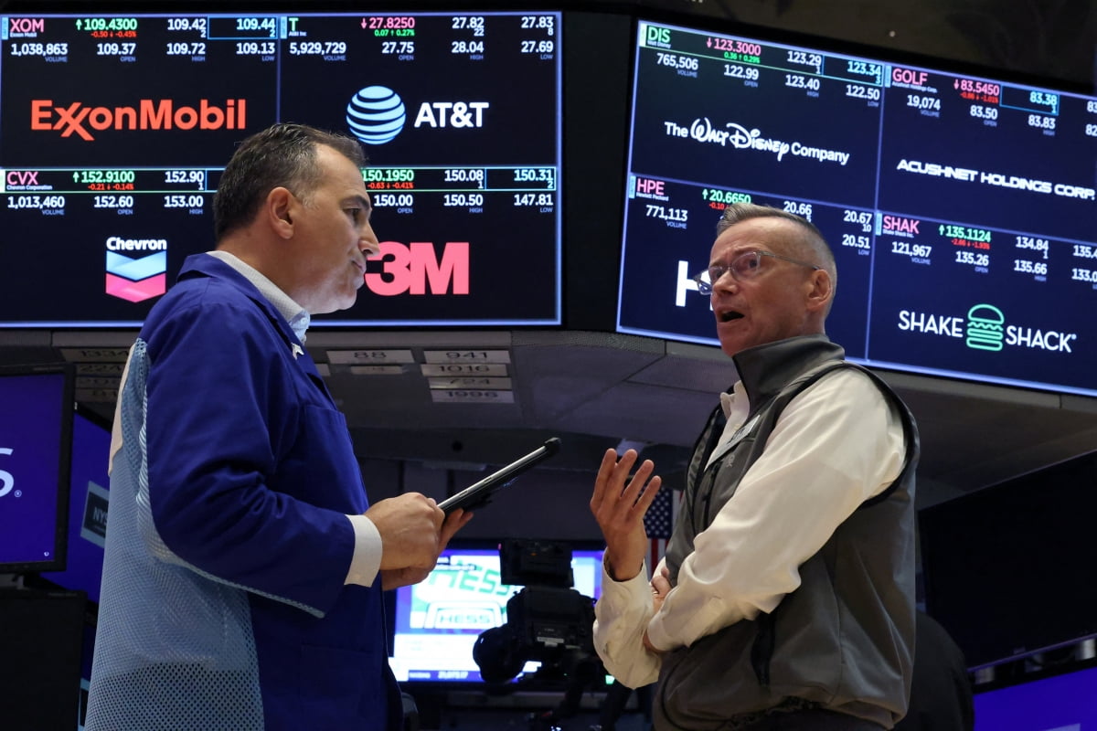 S&P500·나스닥 연일 고점 경신…'실적 충격' 테슬라 8%↓