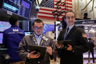 뉴욕증시,S&P500 6,400포인트 돌파·나스닥도 최고치