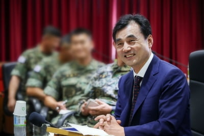 안규백, 美국방장관과 첫 통화…"확장억제 등 협력 심화"